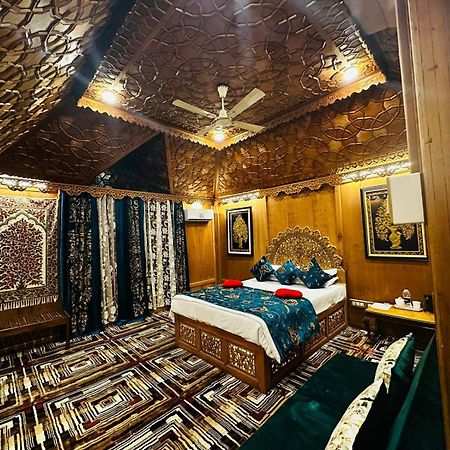 The Heritage Safina Group Of Houseboats Srīnagar 外观 照片