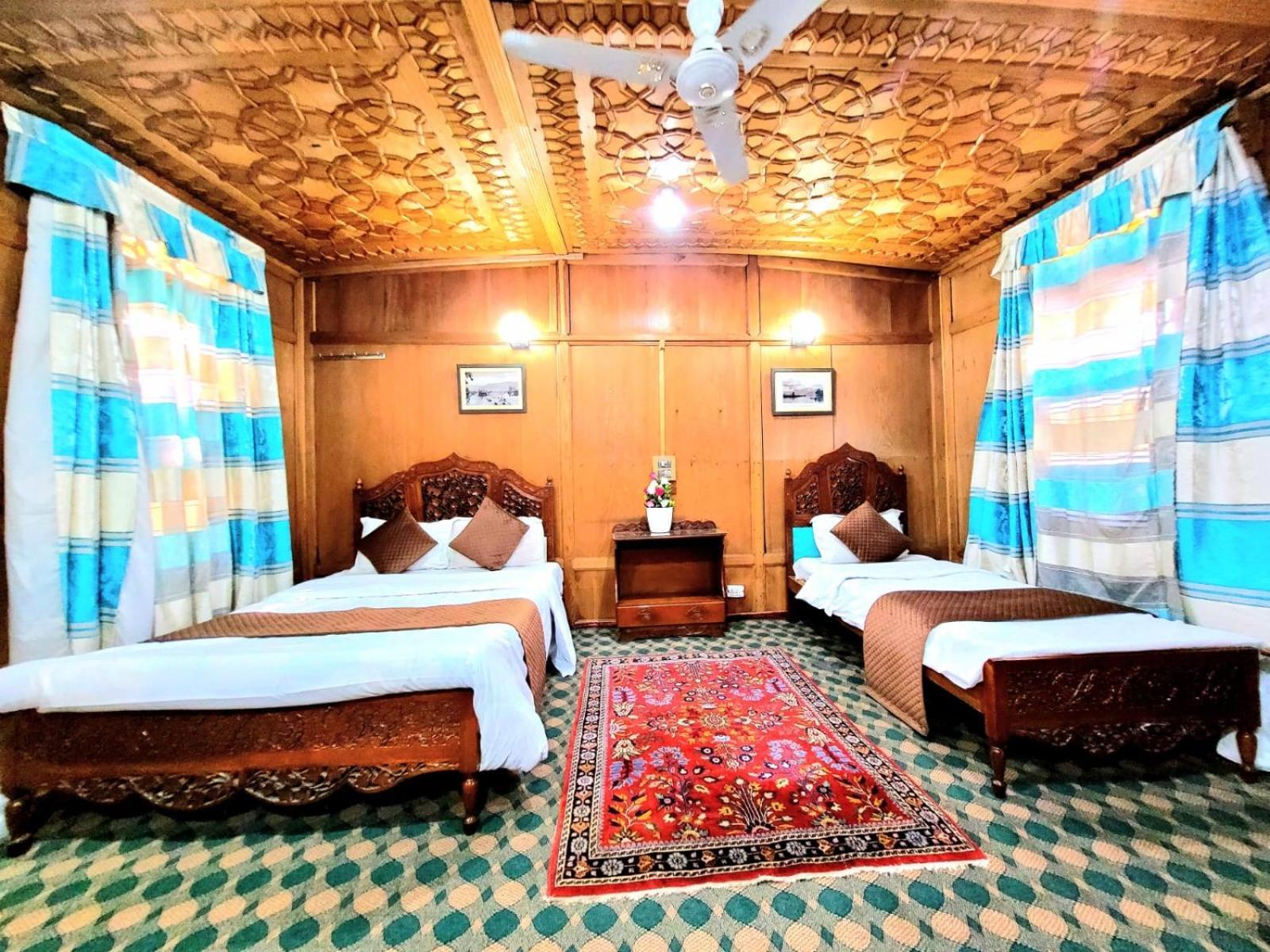 The Heritage Safina Group Of Houseboats Srīnagar 外观 照片