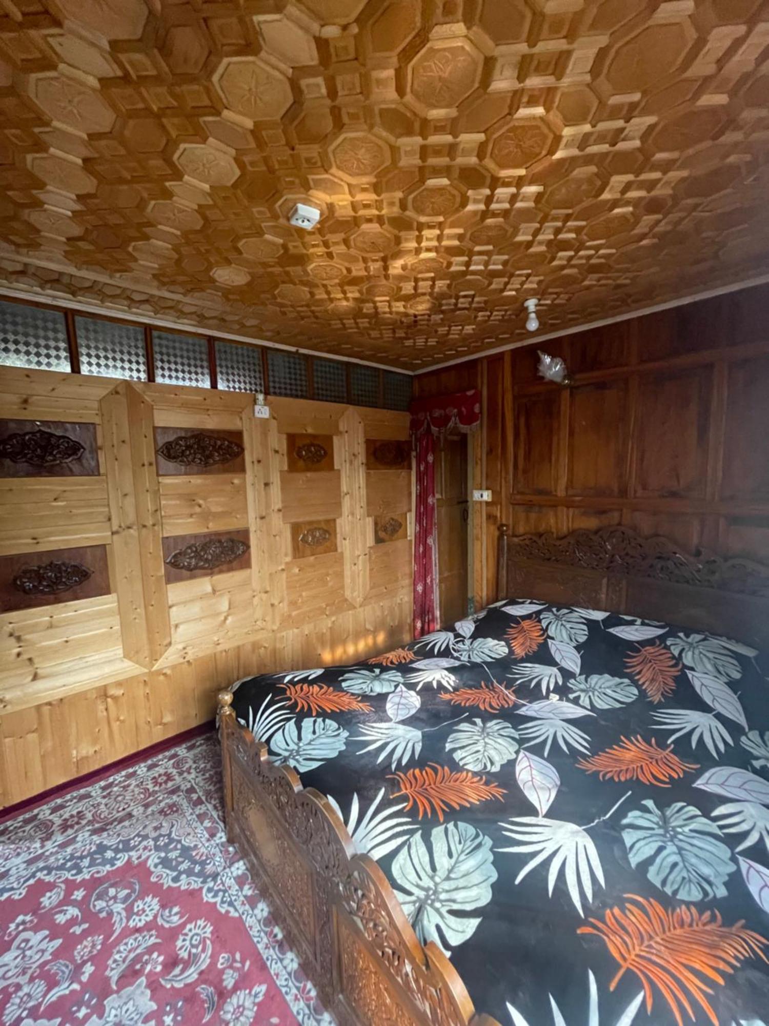 The Heritage Safina Group Of Houseboats Srīnagar 外观 照片