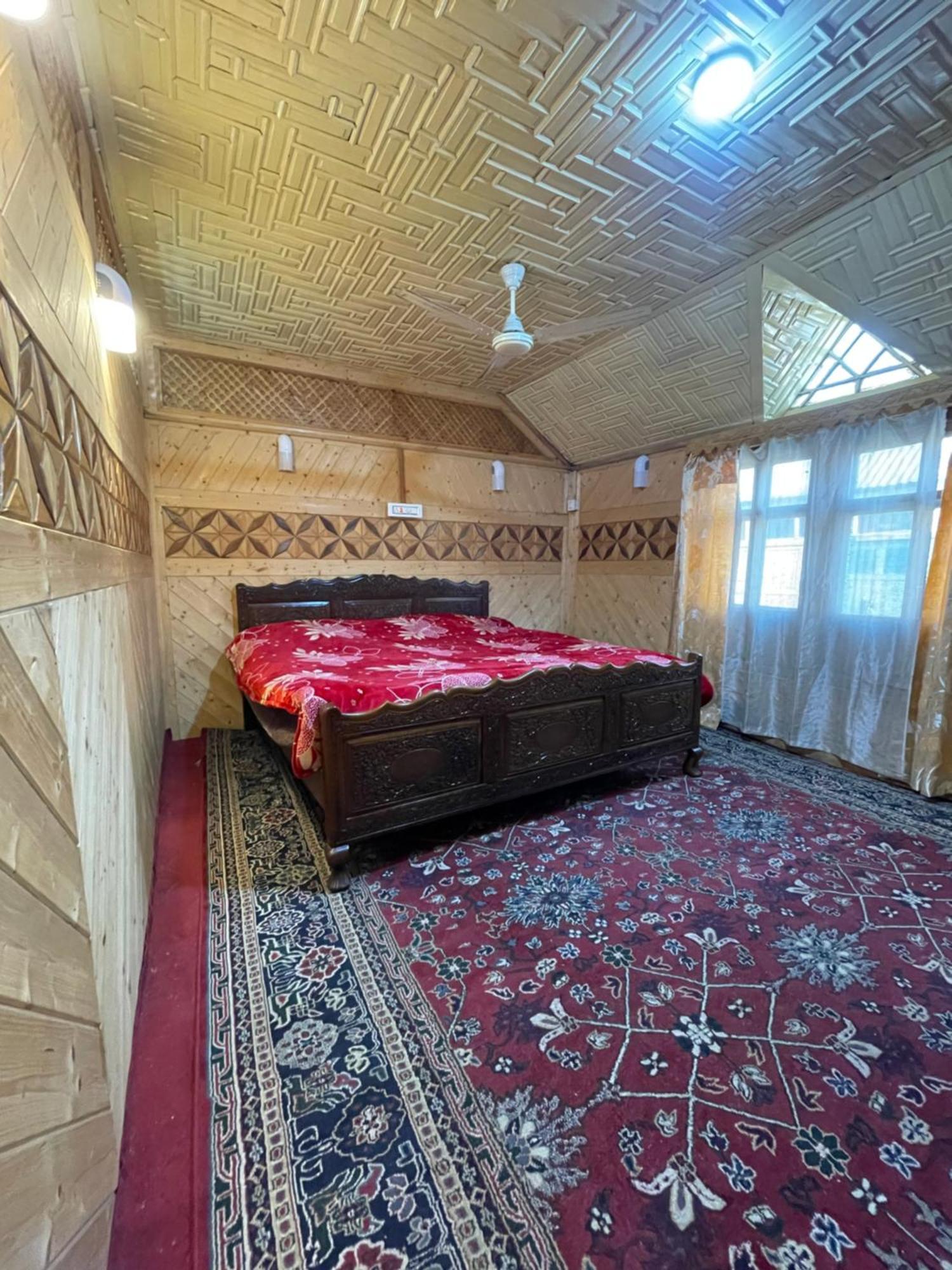 The Heritage Safina Group Of Houseboats Srīnagar 外观 照片