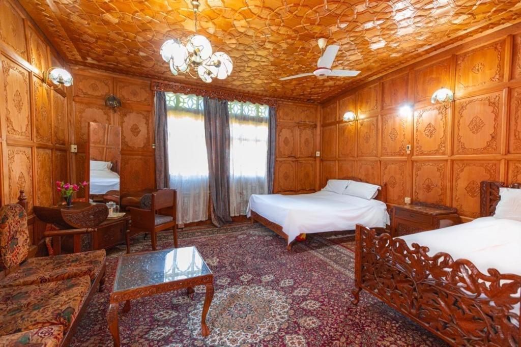 The Heritage Safina Group Of Houseboats Srīnagar 外观 照片