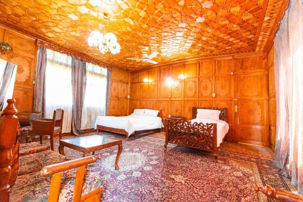 The Heritage Safina Group Of Houseboats Srīnagar 外观 照片